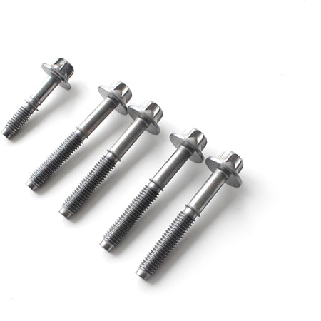Set of mounting screws for oil filter housing